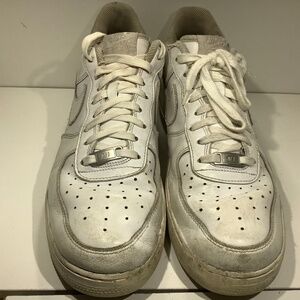 Nike Air Force 1 ‘07 All White Beat Up